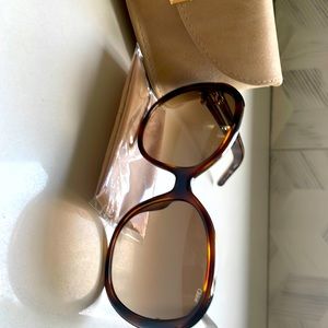 Chloe large sunglasses (Italy) SE651S (like new)